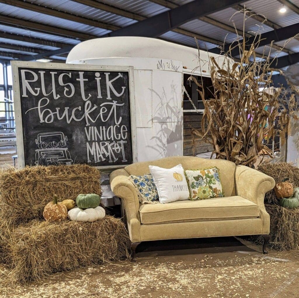 Rustik Bucket Vintage Market