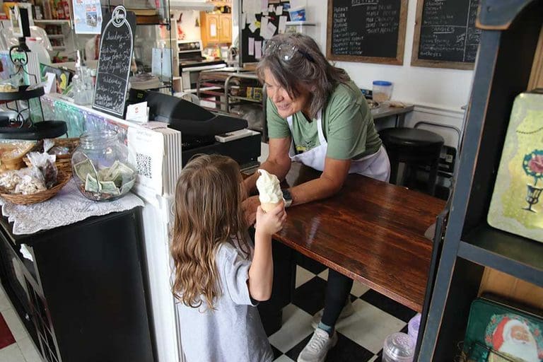 brittle-heaven-candies-restaurant-ice-cream-pell-city